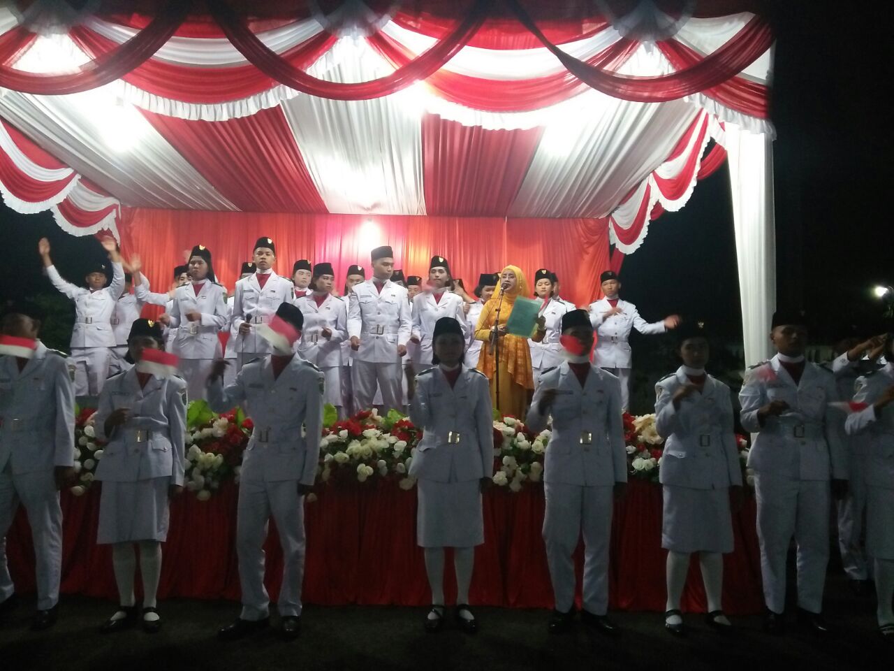 Ketua TP PKK Tapsel Semarakkan Malam Puncak HUT RI